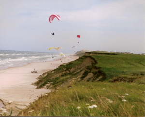 Paraglider am Strand in Dänemark